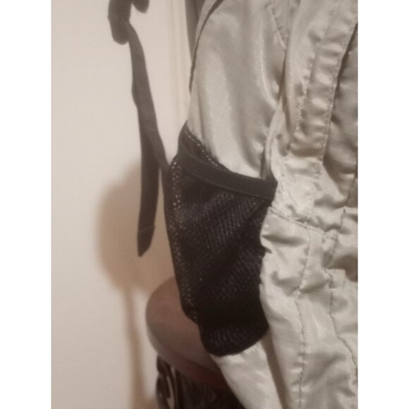 Timberland Black Tan Backpack with Multiple Pockets and Adjustable Straps - Picture 4 of 13